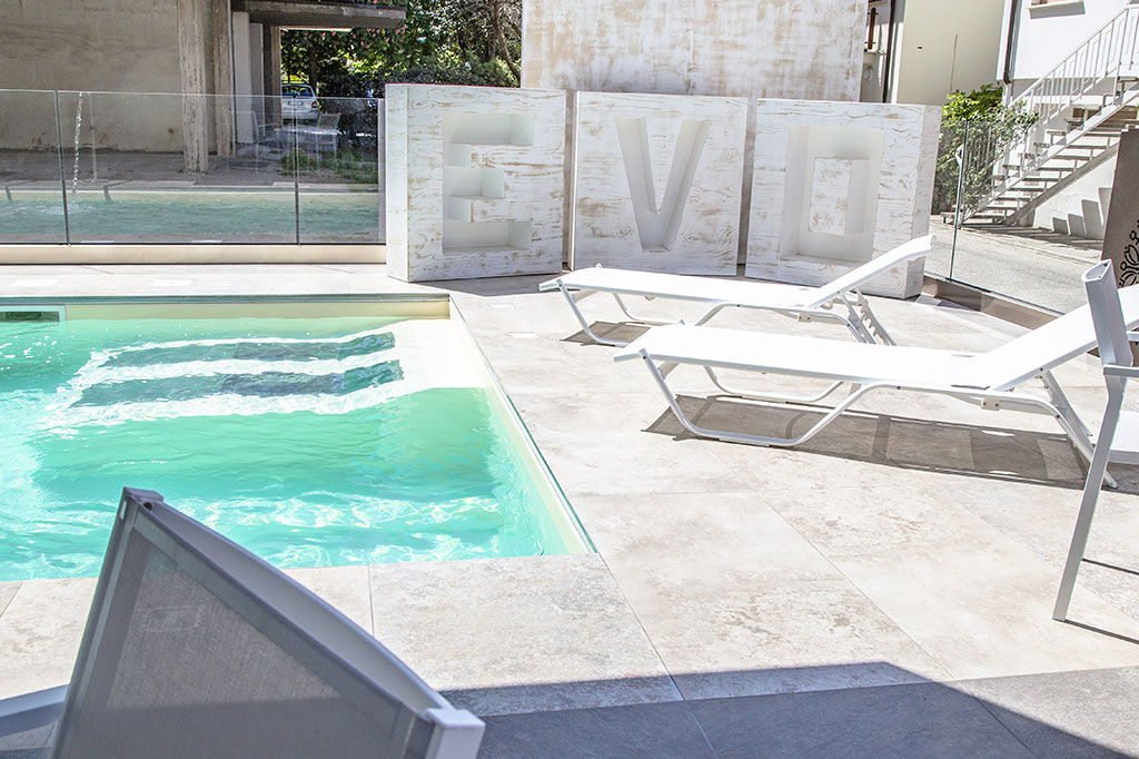 EVO Boutique Hotel | Schwimmbad HOTEL Bellaria